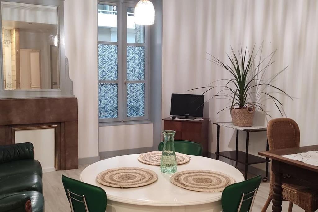 Appartement Cosy A 2 Pas Des Rues Pietonnes Chalon-sur-Saône Exterior foto